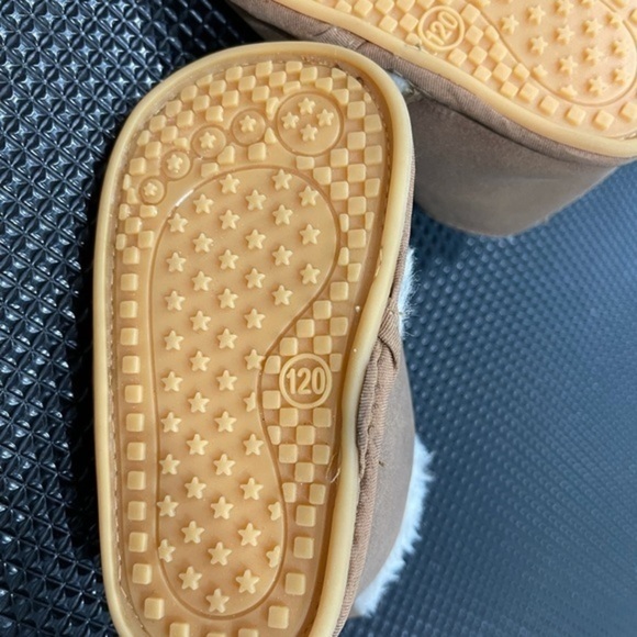 Baby Boy/Girl Anti Slip Faux Fur Booties (12CM) - Picture 4 of 6